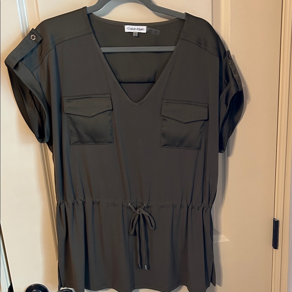 Calvin Klein Women's Dark Green Blouse
#0034
